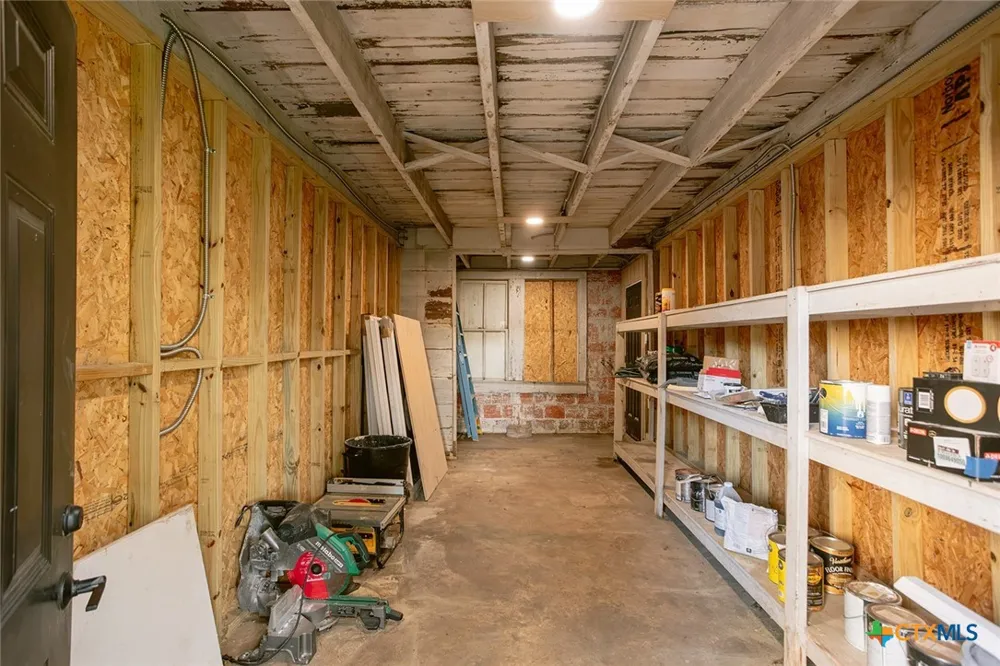 308 W Stayton Avenue Victoria, TX 77901