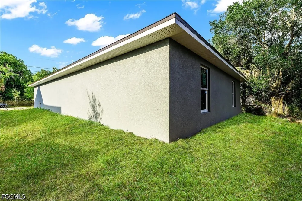 S Grimsley Court Fort Myers, FL 33916