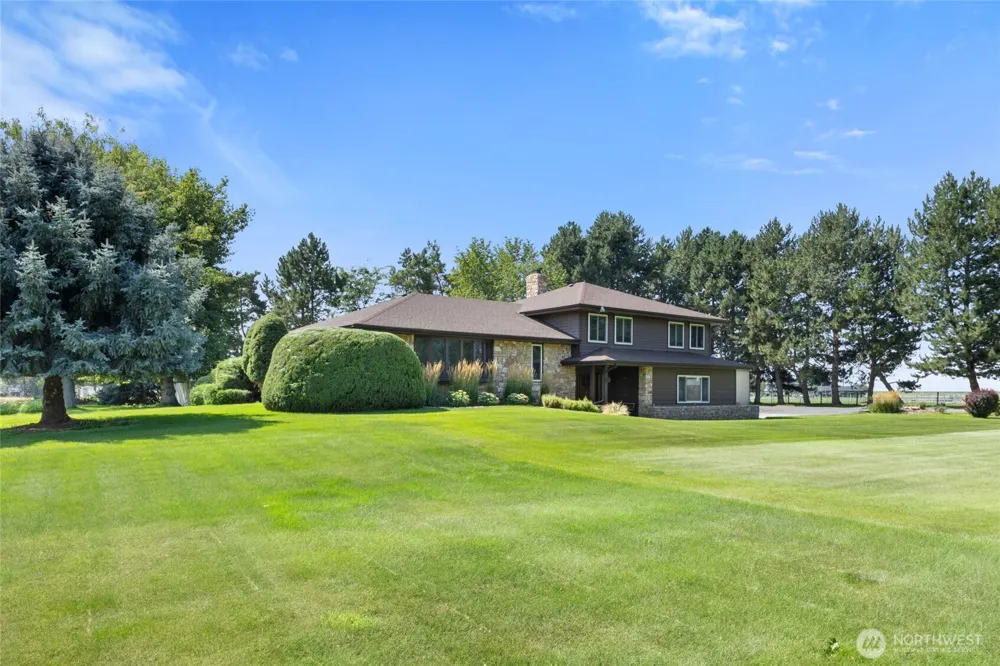 10755 SE Dune Lake Loop Moses Lake, WA 98837