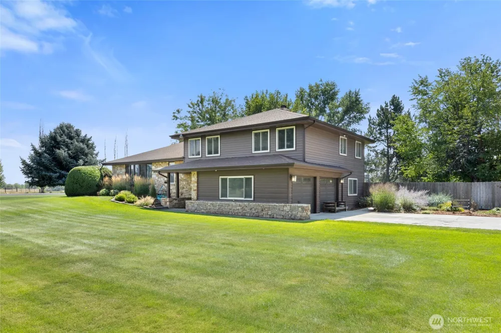 10755 SE Dune Lake Loop Moses Lake, WA 98837
