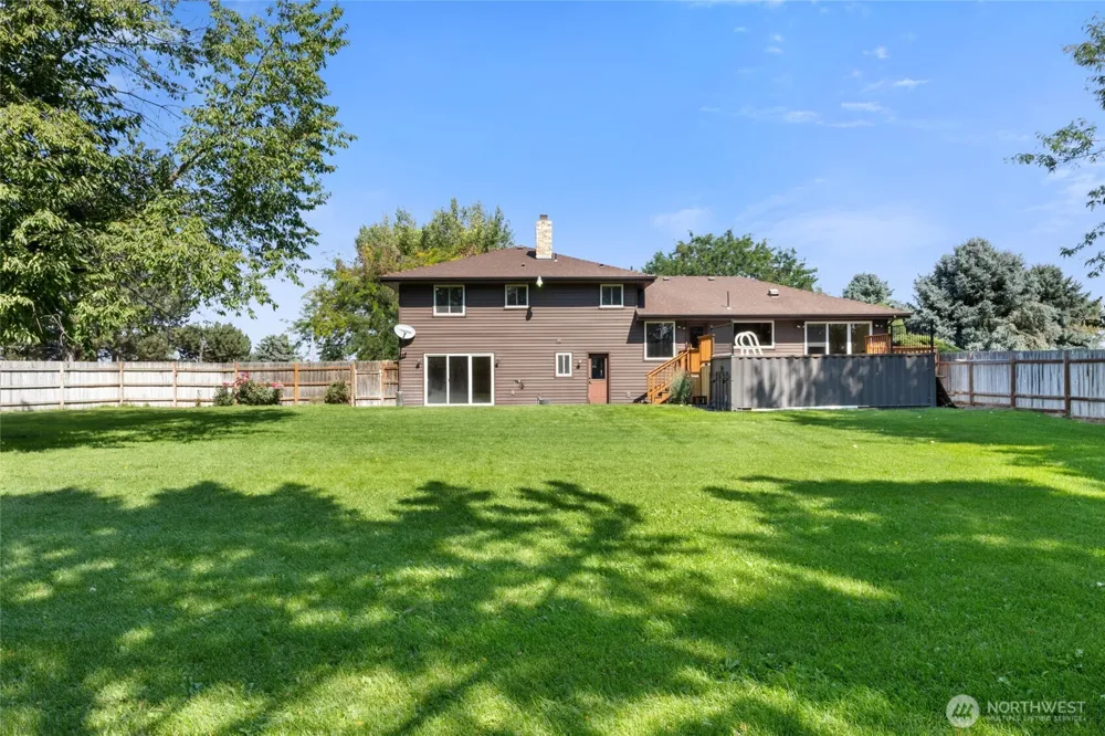 10755 SE Dune Lake Loop Moses Lake, WA 98837