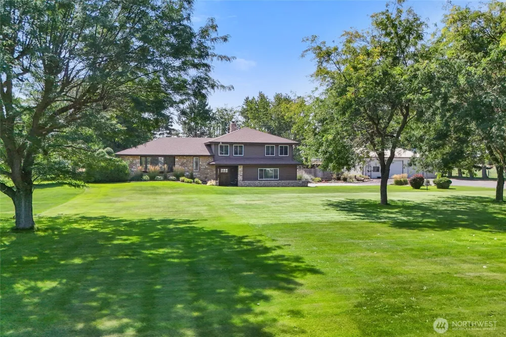 10755 SE Dune Lake Loop Moses Lake, WA 98837