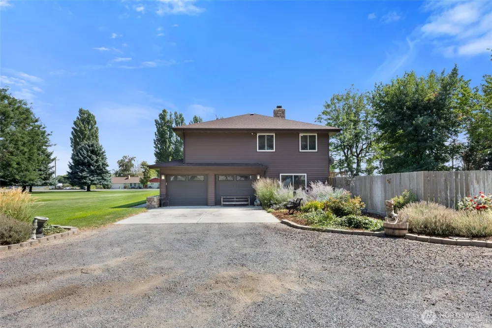 10755 SE Dune Lake Loop Moses Lake, WA 98837