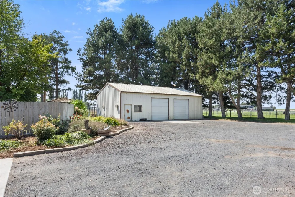 10755 SE Dune Lake Loop Moses Lake, WA 98837