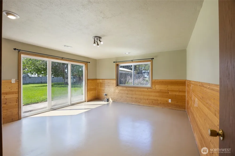 10755 SE Dune Lake Loop Moses Lake, WA 98837