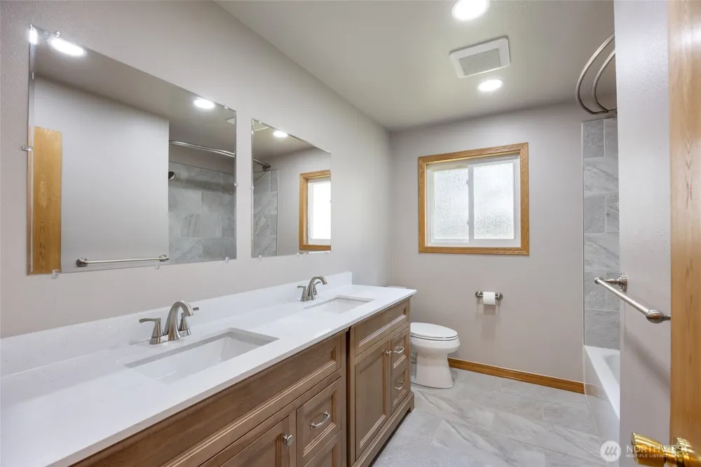 10755 SE Dune Lake Loop Moses Lake, WA 98837