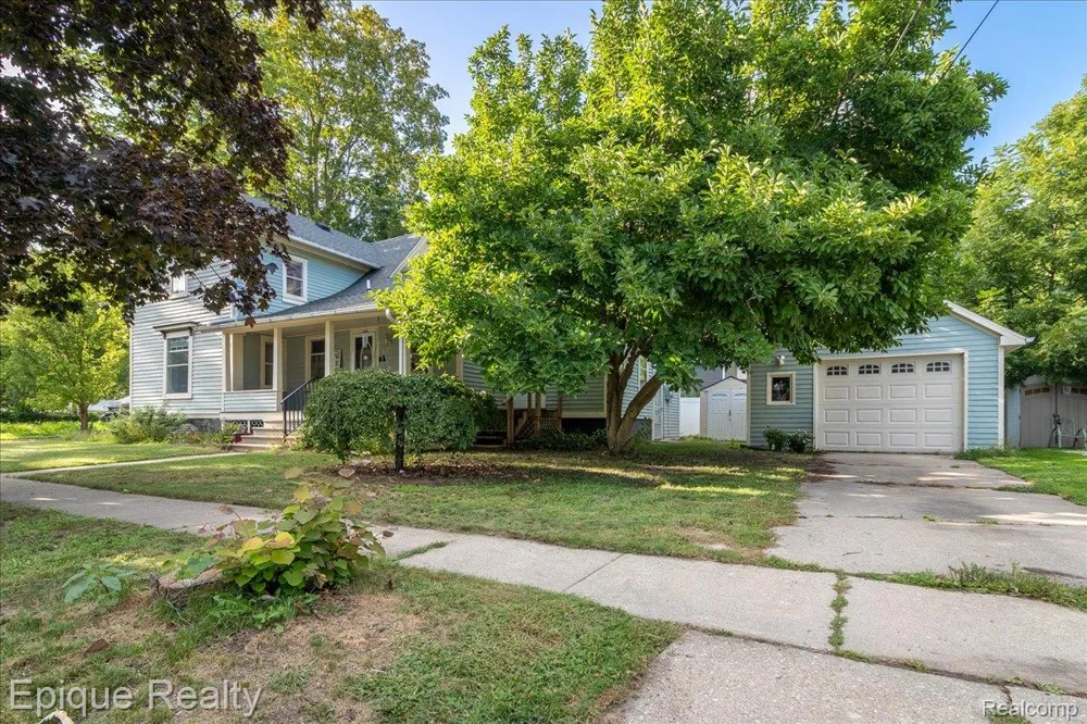 402 Hickory Street Owosso City, MI 48867