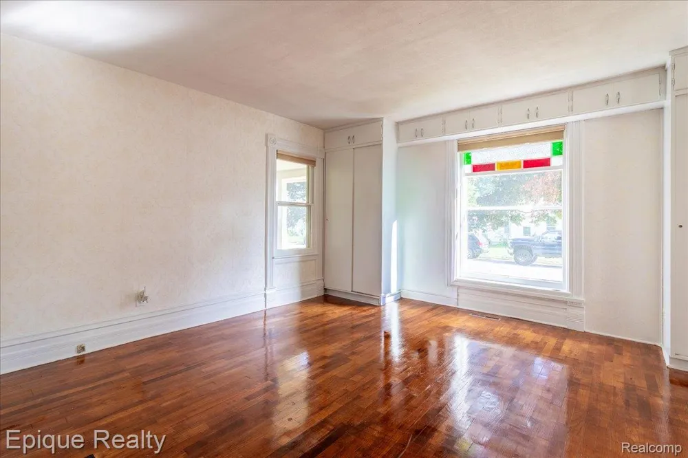 402 Hickory Street Owosso City, MI 48867