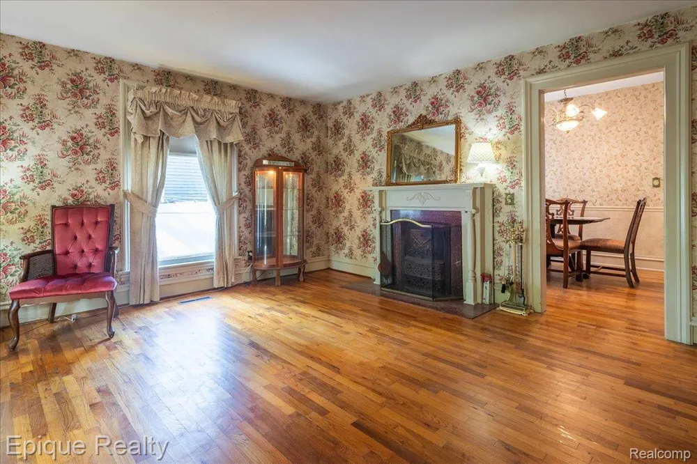 402 Hickory Street Owosso City, MI 48867