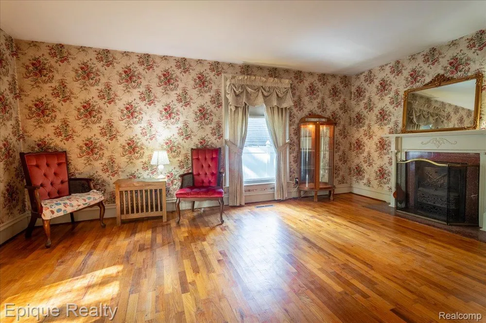 402 Hickory Street Owosso City, MI 48867