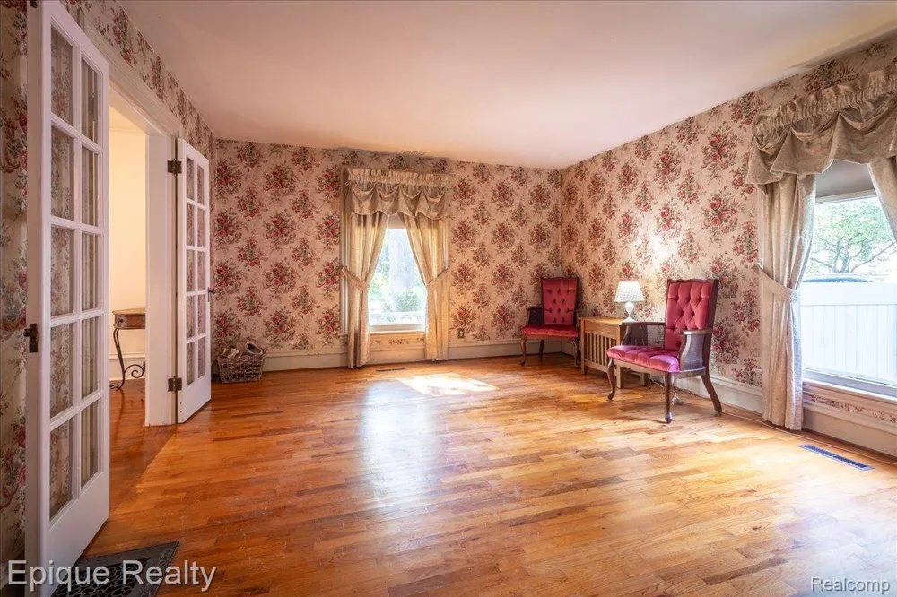 402 Hickory Street Owosso City, MI 48867