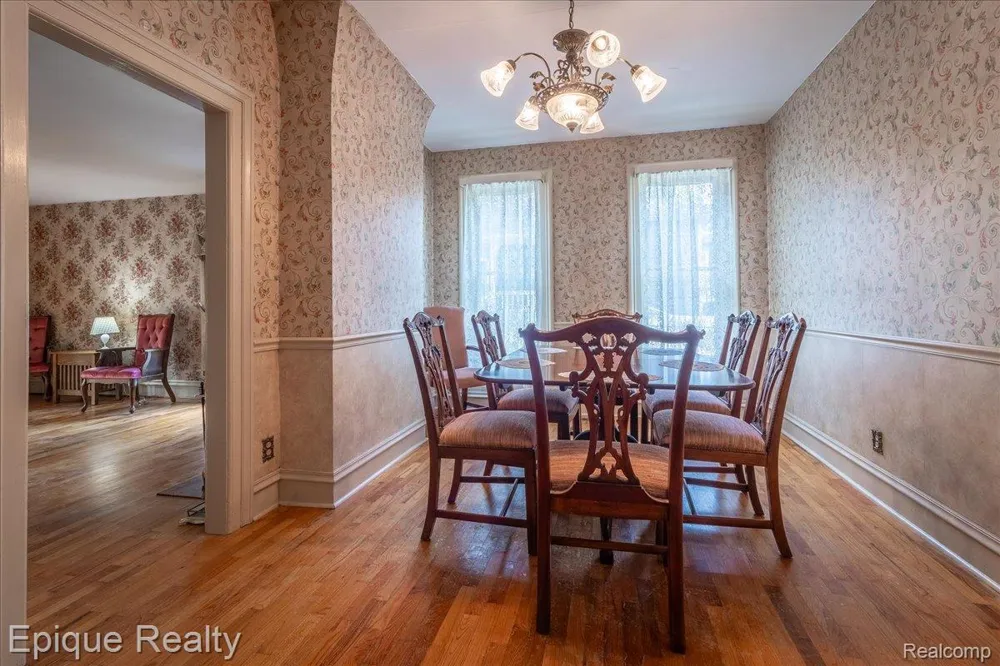 402 Hickory Street Owosso City, MI 48867