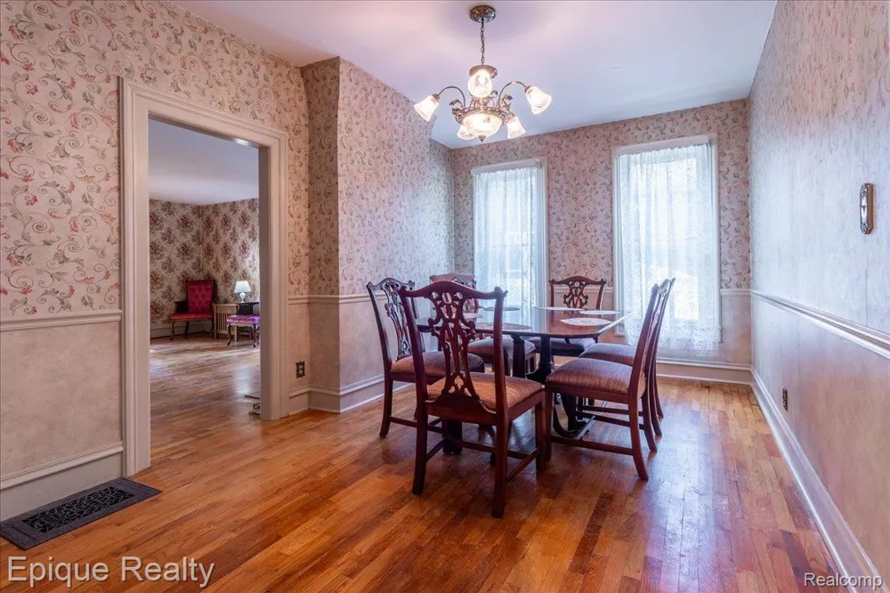 402 Hickory Street Owosso City, MI 48867