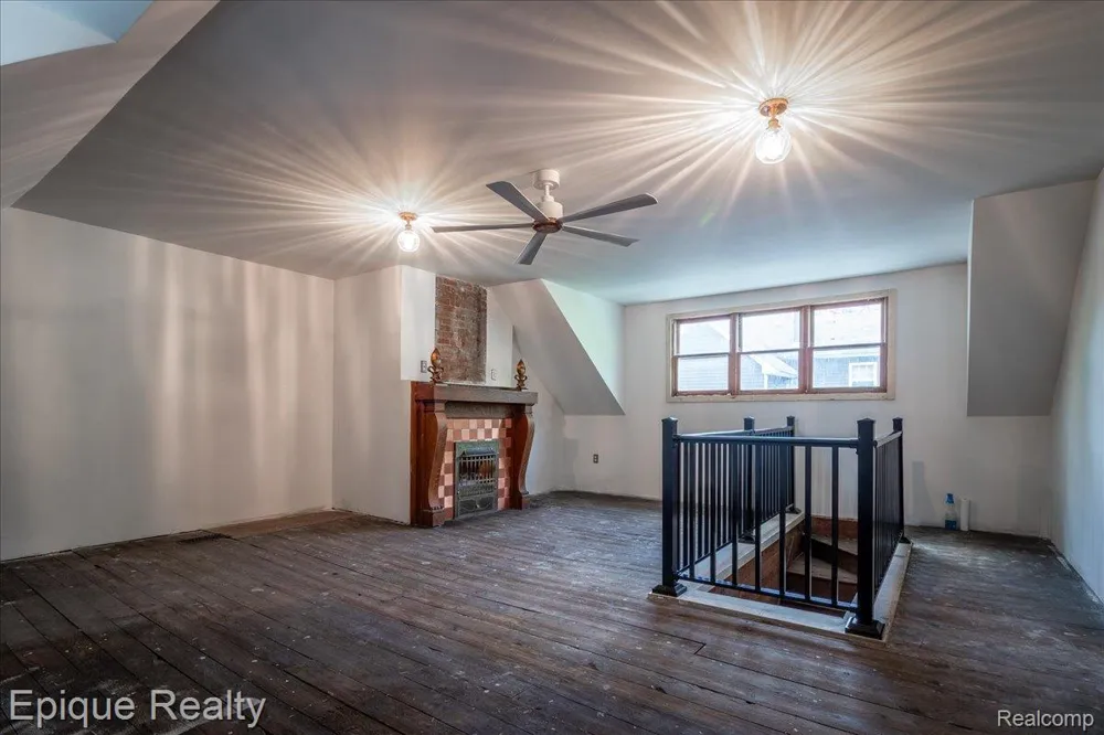402 Hickory Street Owosso City, MI 48867