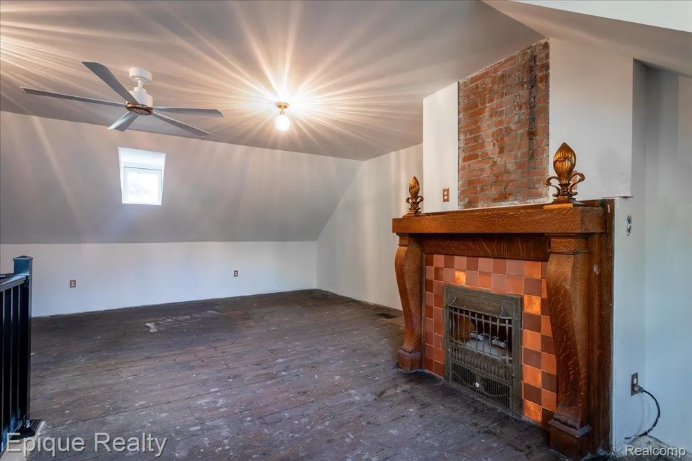 402 Hickory Street Owosso City, MI 48867