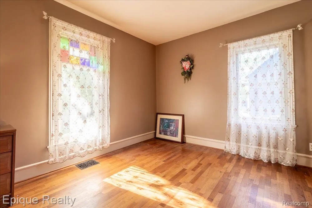 402 Hickory Street Owosso City, MI 48867