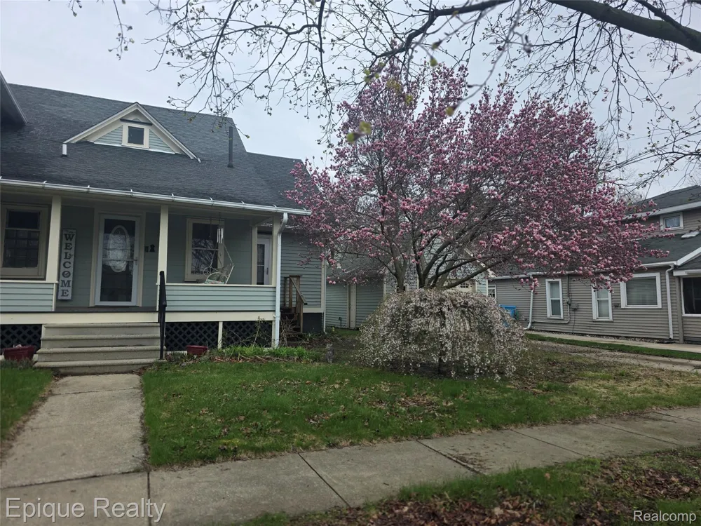 402 Hickory Street Owosso City, MI 48867