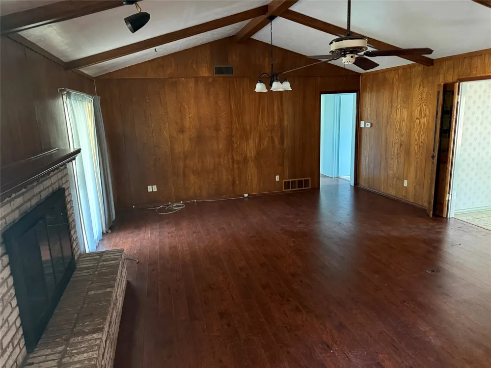 604 E Highland Road Ovilla, TX 75154