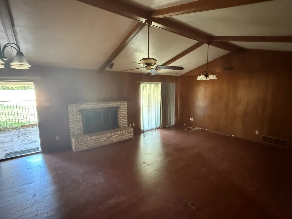 604 E Highland Road Ovilla, TX 75154
