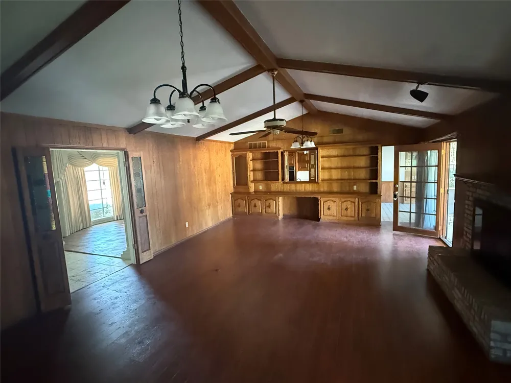 604 E Highland Road Ovilla, TX 75154