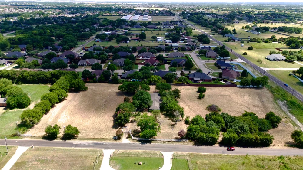 604 E Highland Road Ovilla, TX 75154