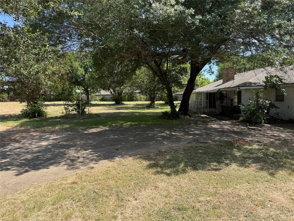 604 E Highland Road Ovilla, TX 75154