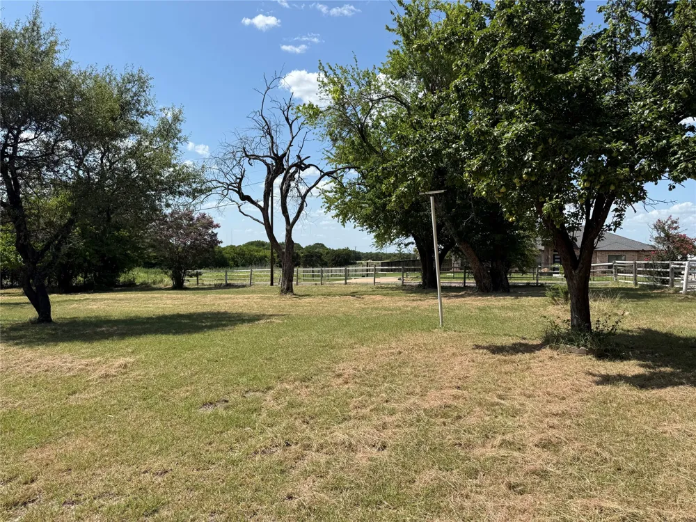 604 E Highland Road Ovilla, TX 75154