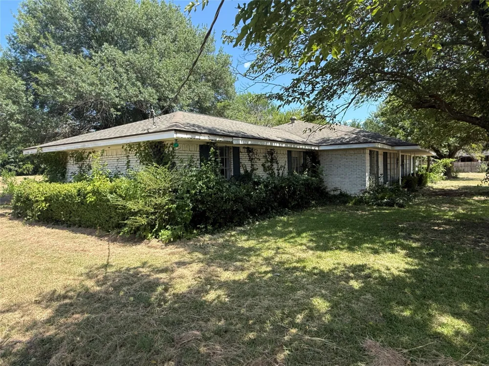 604 E Highland Road Ovilla, TX 75154