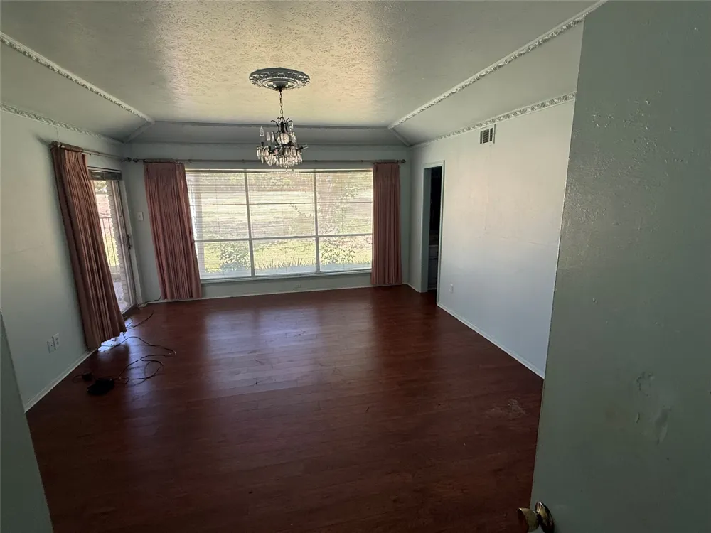 604 E Highland Road Ovilla, TX 75154