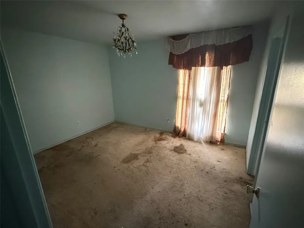 604 E Highland Road Ovilla, TX 75154