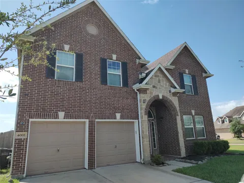 4002 Longwood Drive