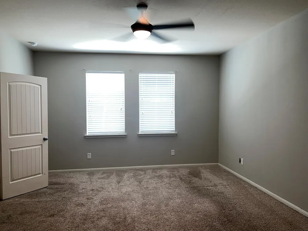 4002 Longwood Drive Mont Belvieu, TX 77523