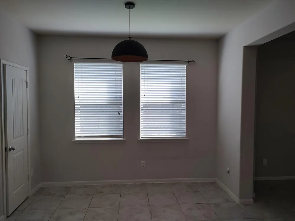 4002 Longwood Drive Mont Belvieu, TX 77523