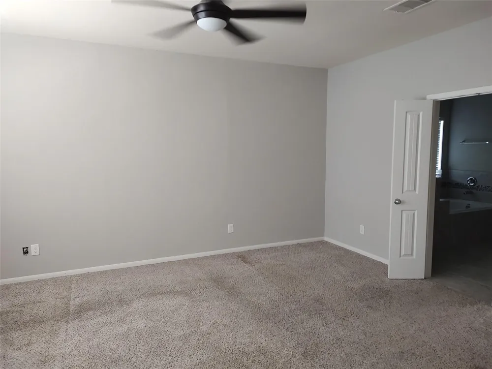 4002 Longwood Drive Mont Belvieu, TX 77523