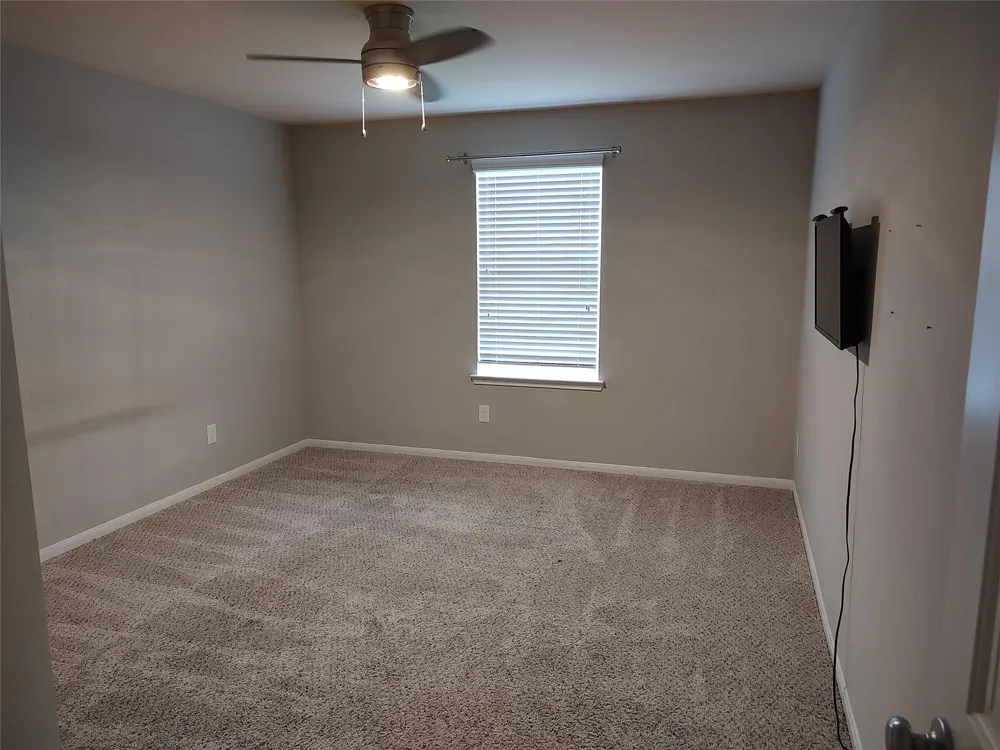 4002 Longwood Drive Mont Belvieu, TX 77523