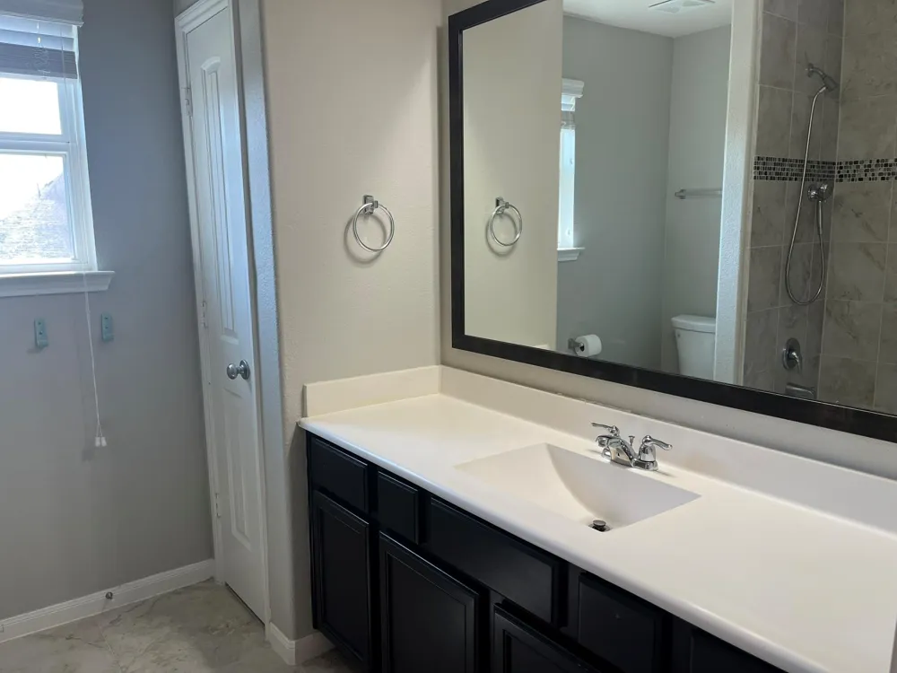 4002 Longwood Drive Mont Belvieu, TX 77523