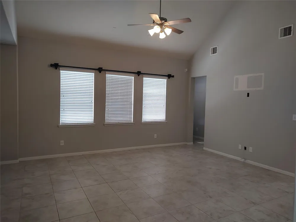 4002 Longwood Drive Mont Belvieu, TX 77523