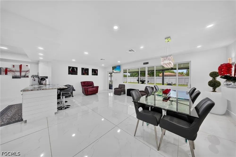 SE 43rd Street Cape Coral, FL 33904
