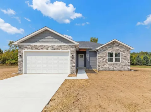 2010 Green Acres Drive
