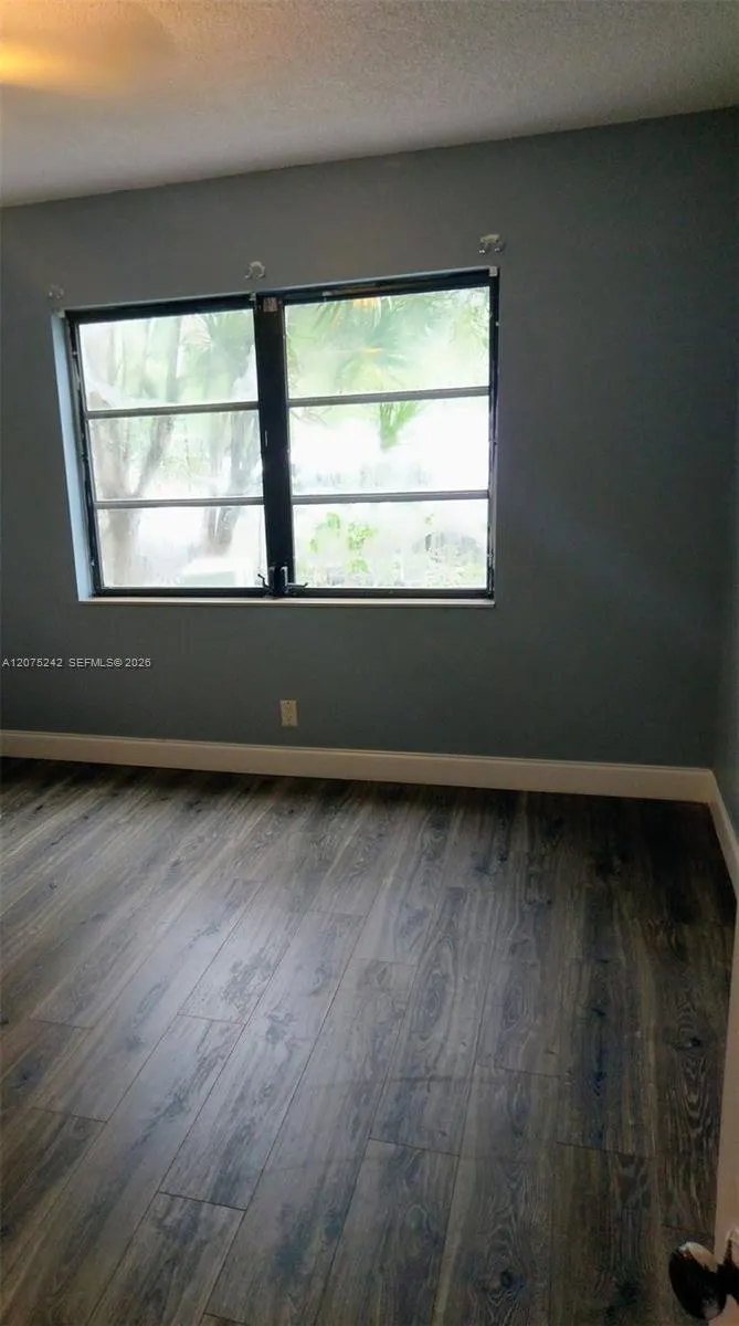 3105 Oakland Shores Dr #J101 Oakland Park, FL 33309