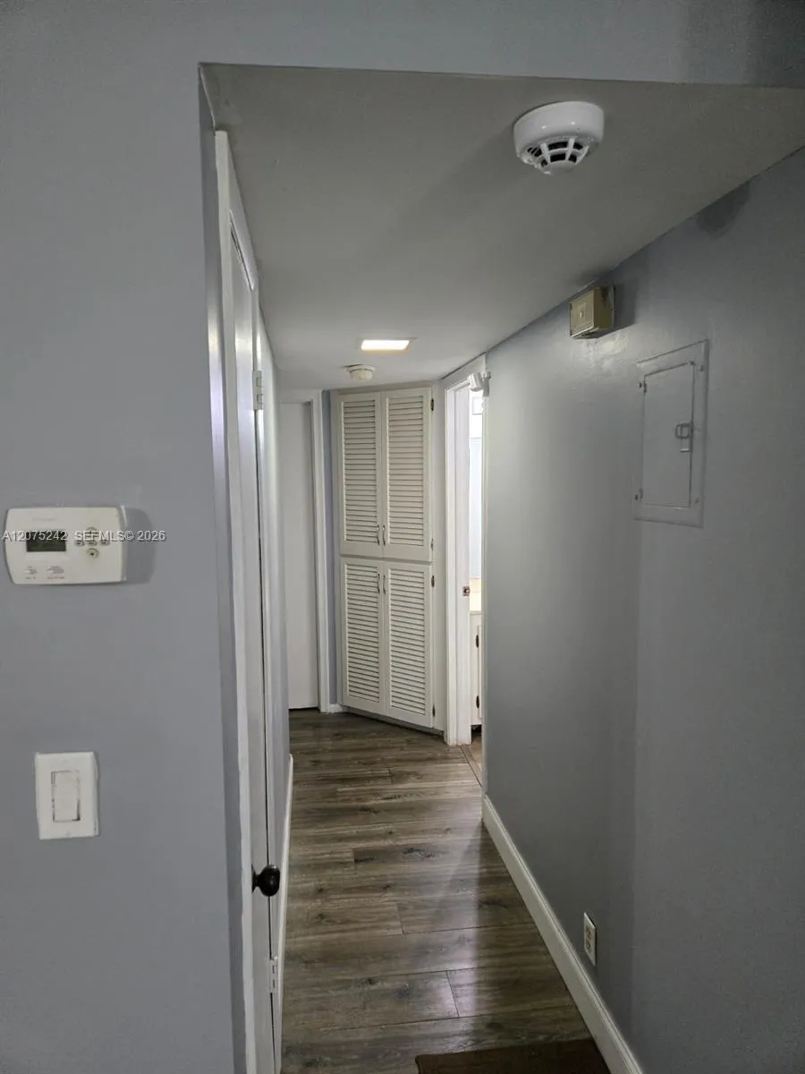 3105 Oakland Shores Dr #J101 Oakland Park, FL 33309