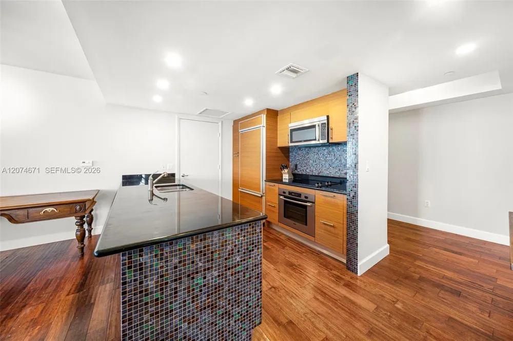 50 Biscayne Blvd #4402 Miami, FL 33132