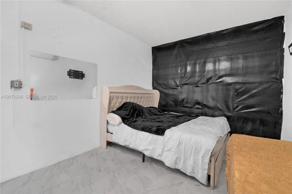 16711 SW 140th Ave Miami, FL 33177