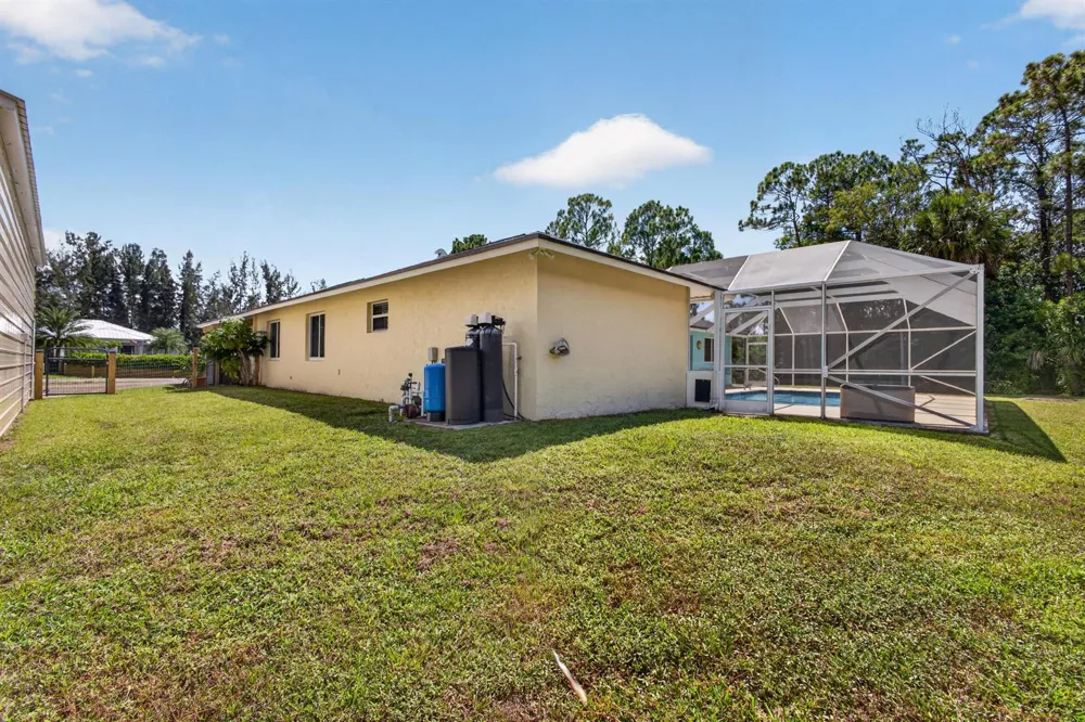 17101 60th Lane Loxahatchee, FL 33470