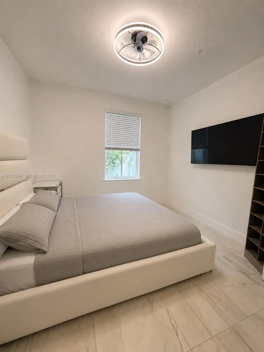 181 SW 170th Ave Pembroke Pines, FL 33027