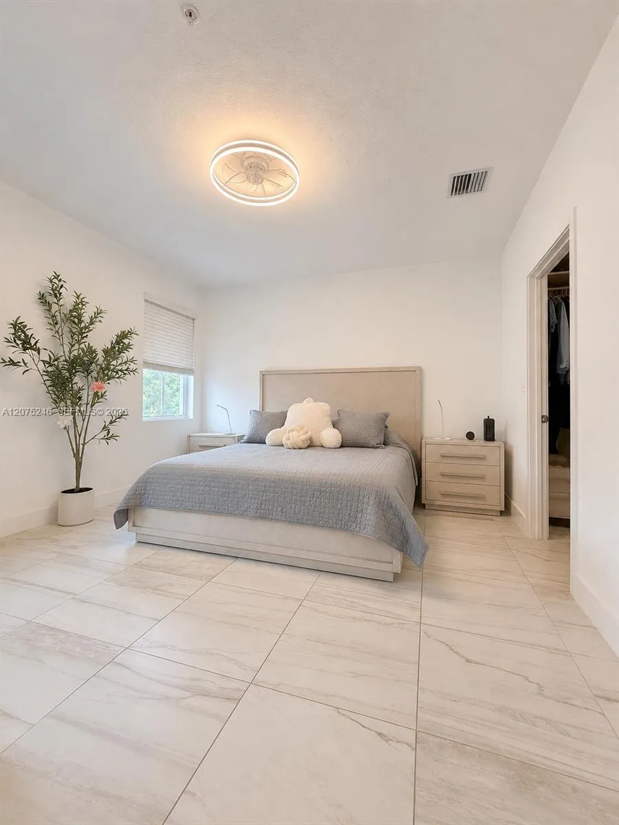 181 SW 170th Ave Pembroke Pines, FL 33027