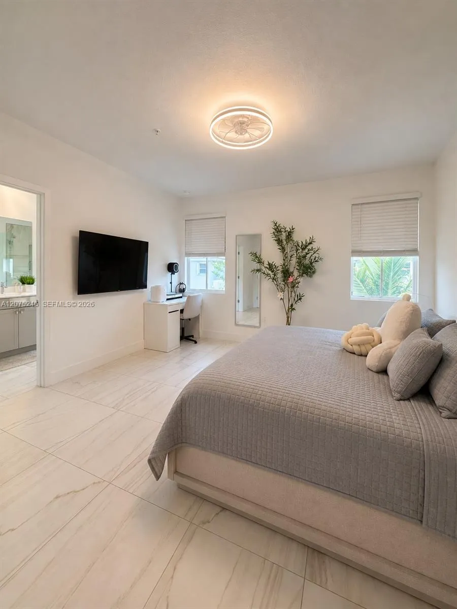 181 SW 170th Ave Pembroke Pines, FL 33027