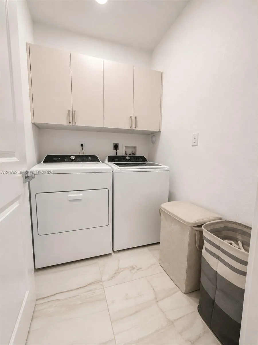 181 SW 170th Ave Pembroke Pines, FL 33027