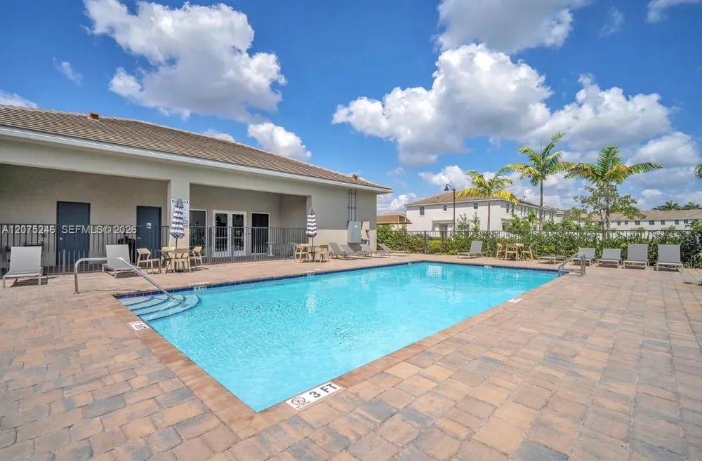 181 SW 170th Ave Pembroke Pines, FL 33027