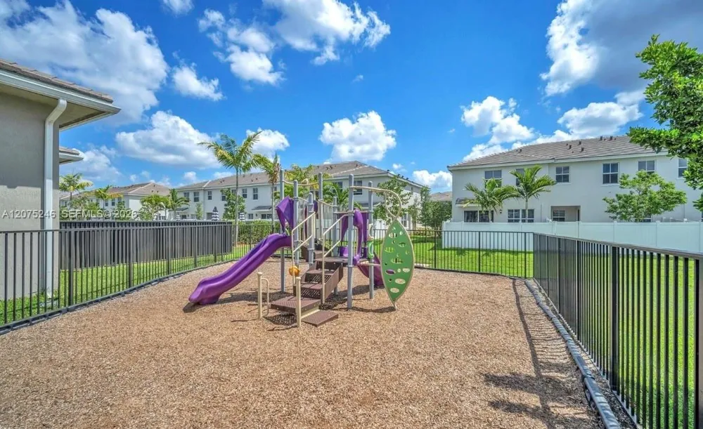 181 SW 170th Ave Pembroke Pines, FL 33027